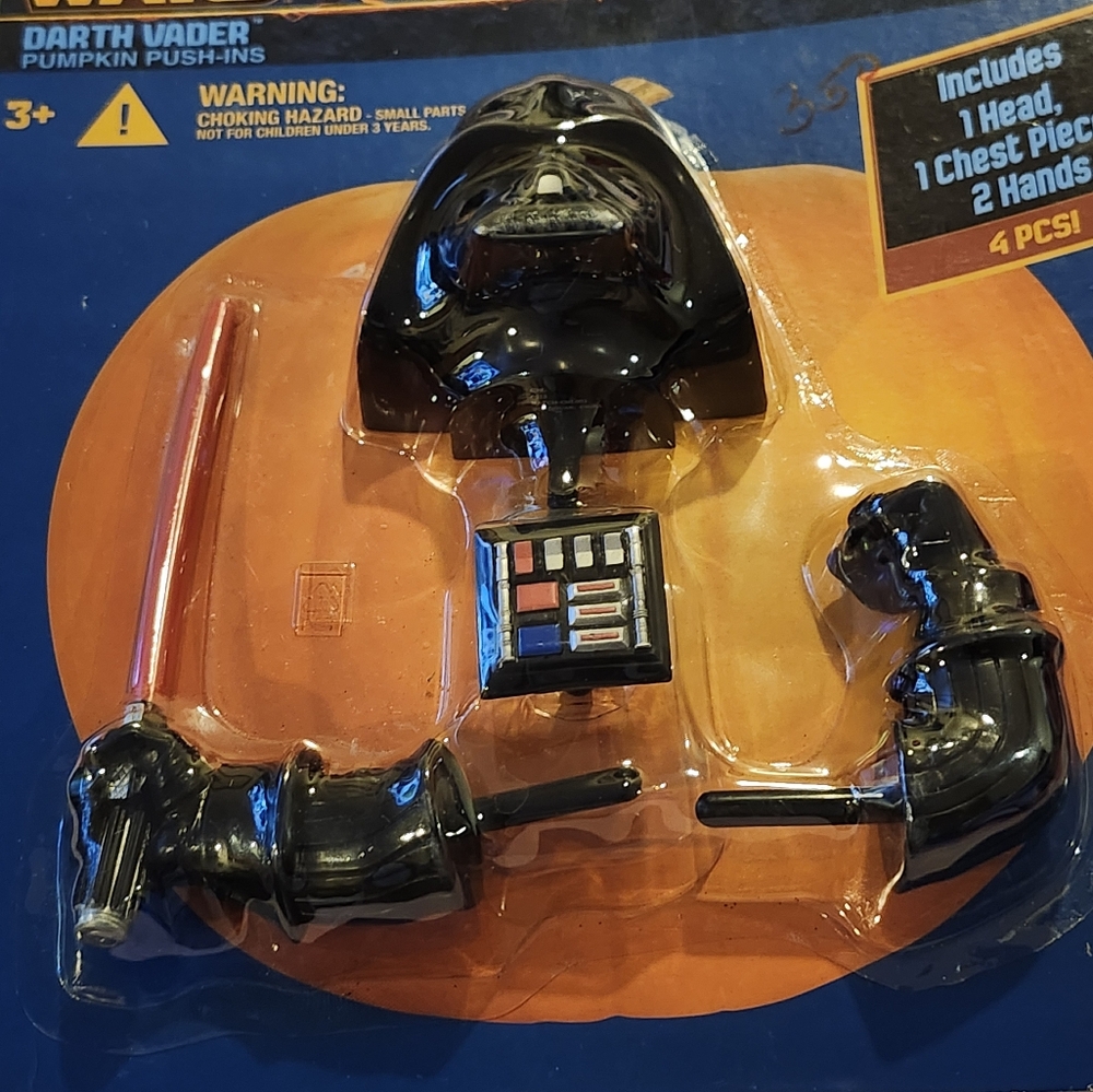 Star Wars Darth Vader Halloween Pumpkin Push-Ins Decoration Light Saber